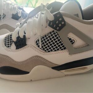 Jordan 4 military black (quality copy) size 7 men’s 8.5 women’s